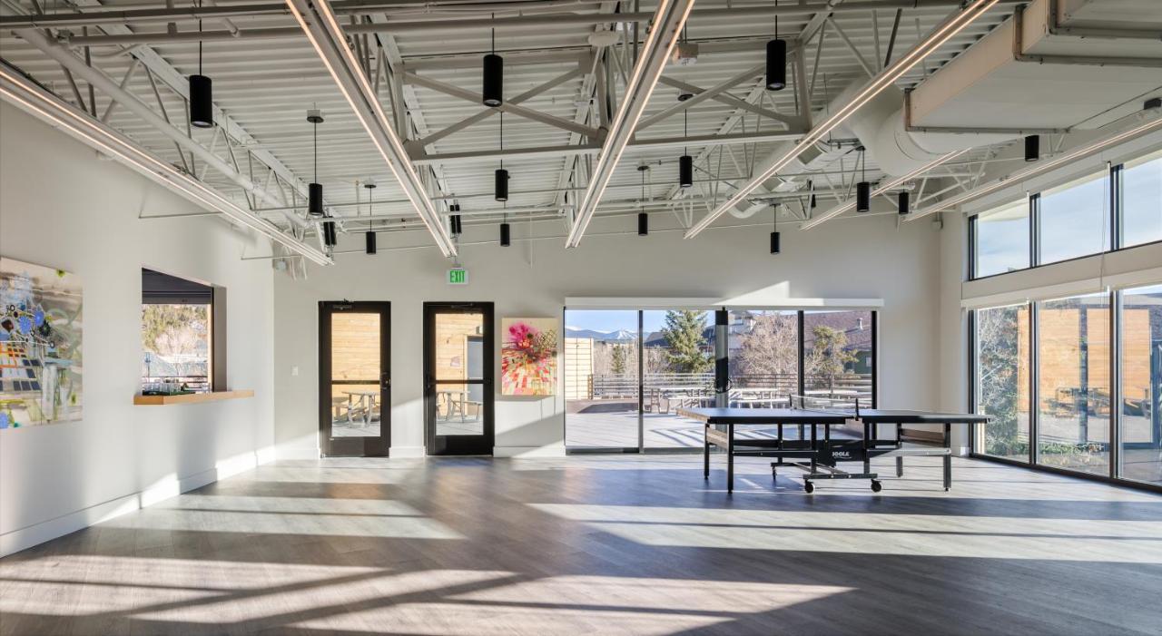 The Block Hotel & Commons Silverthorne Bagian luar foto