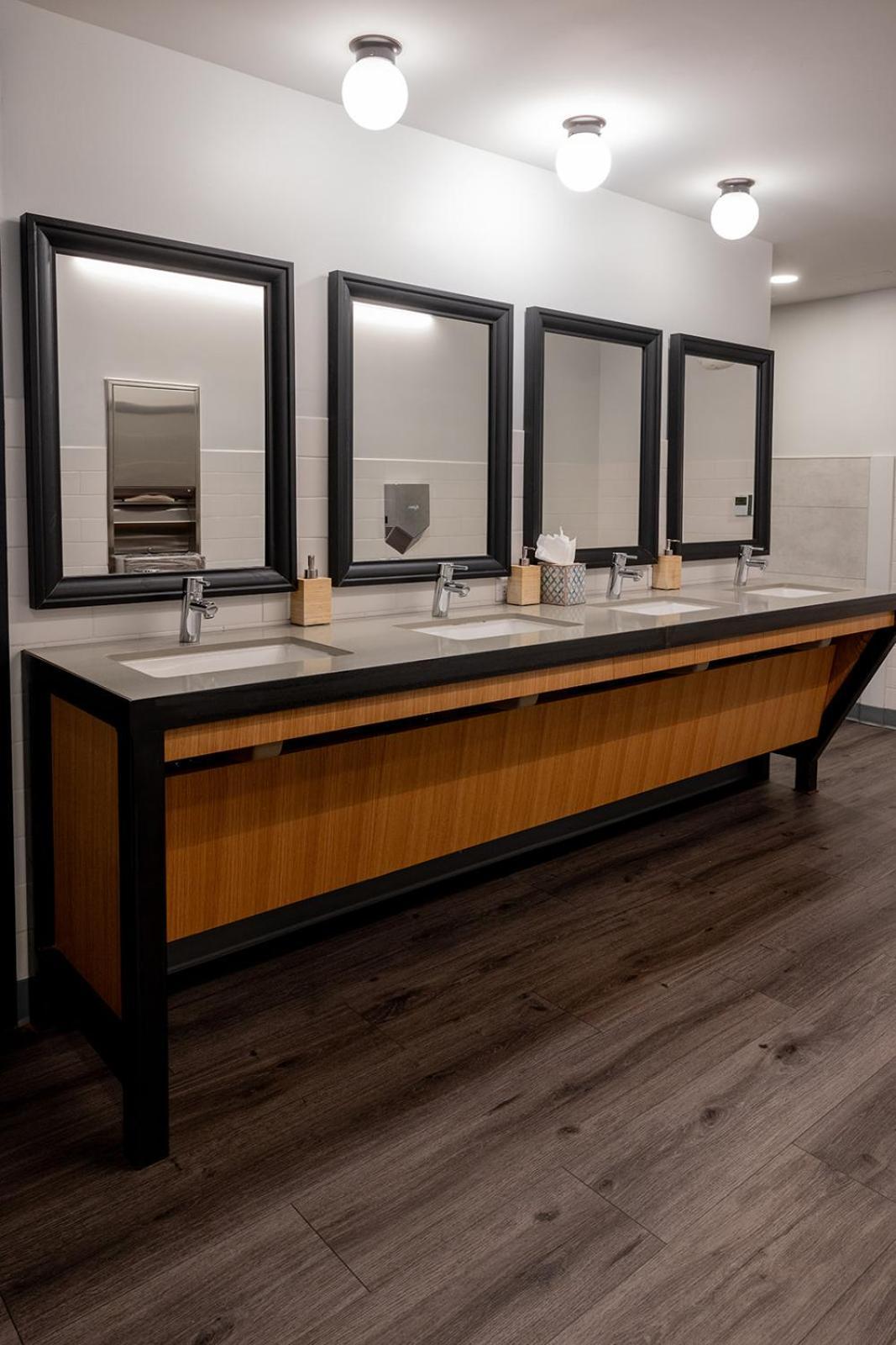 The Block Hotel & Commons Silverthorne Bagian luar foto